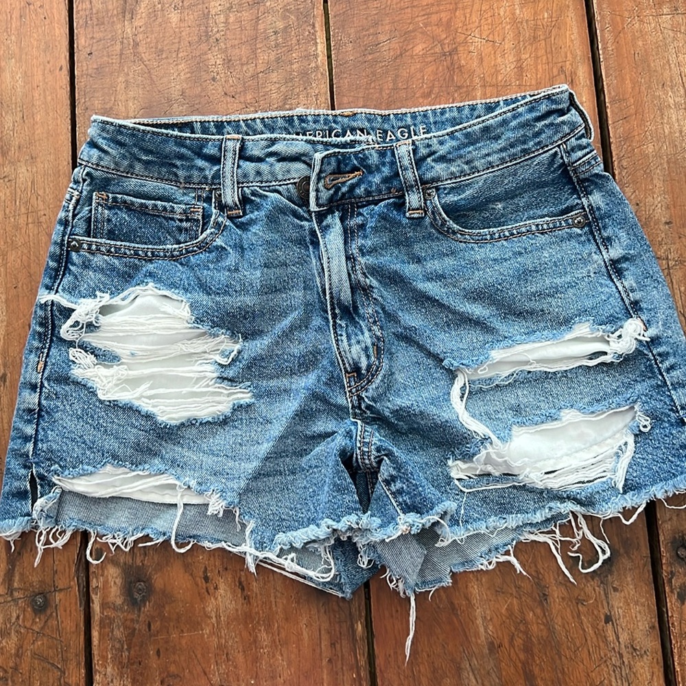 American Eagle Womens Sz 8 Denim Blue Cutoff Strigid Mom Shorts Distressed